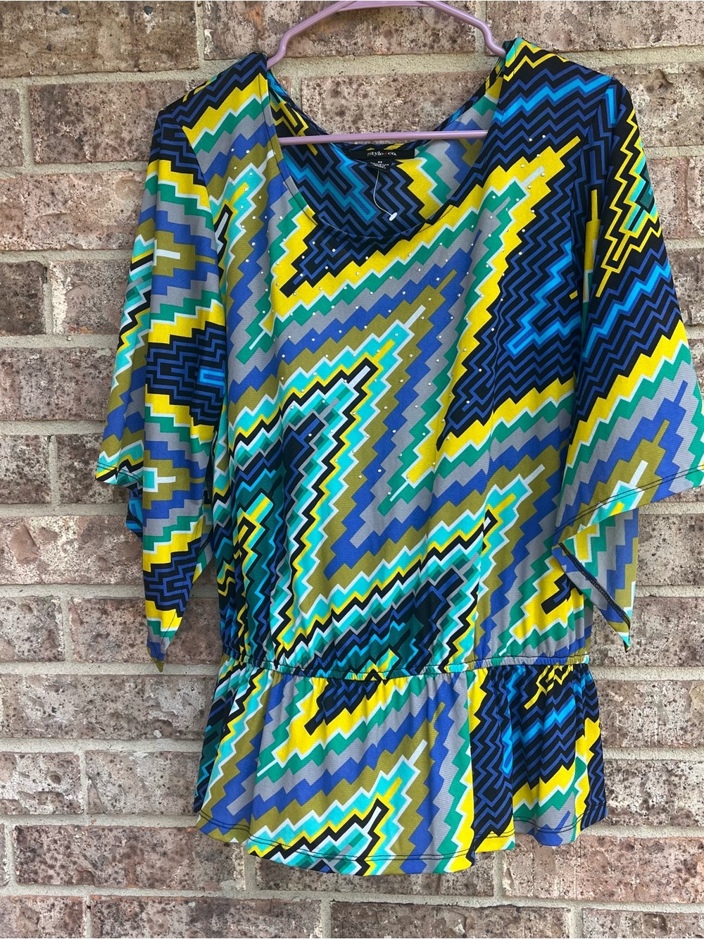Vibrant Zigzag Peplum Blouse in Blue, Yellow & Green M